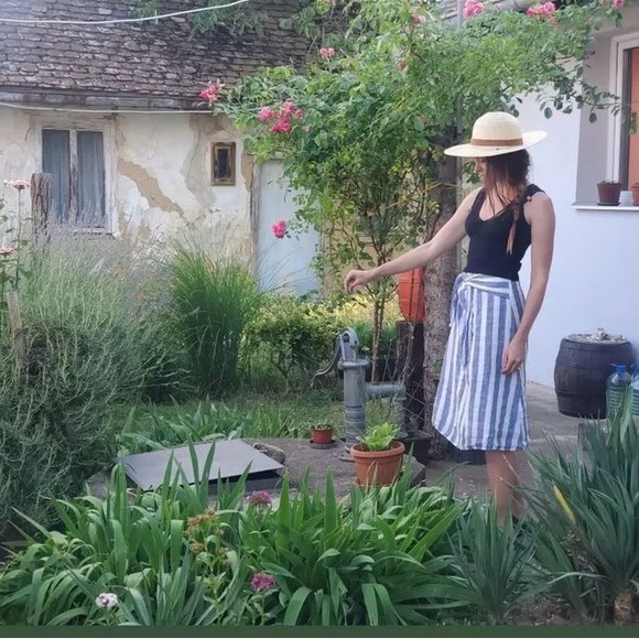 Meet your Posher, Brit - Picture 1 of 1